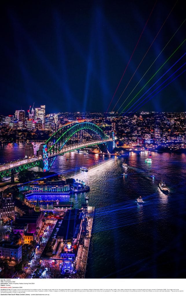 Views during Vivid Sydney, a perfect bucket list item in Sydney!